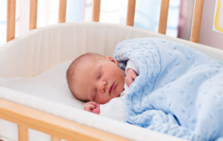 Baby Beistellbett Tipps zum online kaufen. Beistellbett Vor und Nachteile babybay fabimax waldin
