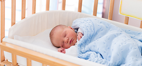 Baby Beistellbett Tipps zum online kaufen. Beistellbett Vor und Nachteile babybay fabimax waldin